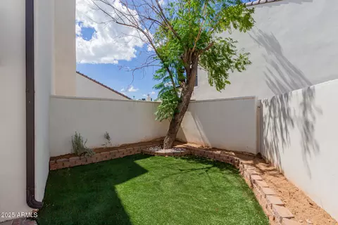 Exterior - 1175 E Belmont Ave, Phoenix, AZ 85020 photo 3 of 8