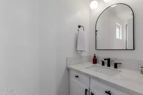 Bath - 1175 E Belmont Ave, Phoenix, AZ 85020 photo 1 of 3