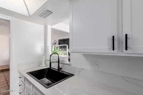 Kitchen - 1175 E Belmont Ave, Phoenix, AZ 85020 photo 3 of 3
