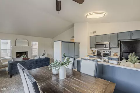 18 W Concorda Dr #103, Tempe, AZ 85282