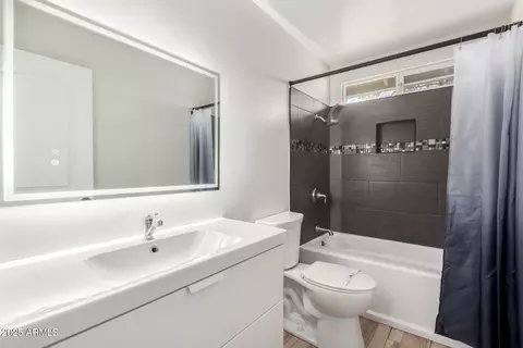 Bath - 4243 N 85th Dr, Phoenix, AZ 85037 photo 2 of 2