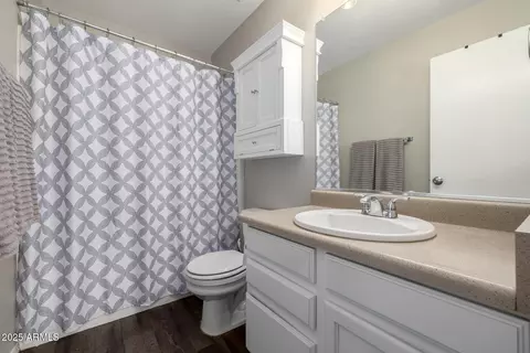 Bath - 5713 E Florian Cir, Mesa, AZ 85206 photo 2 of 4