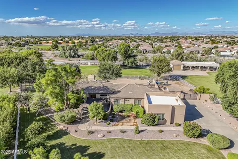 24124 S Cloud Creek Trl, Queen Creek, AZ 85142