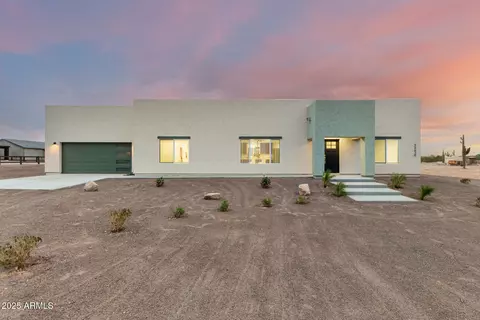 33620 W Minnezona Ave, Tonopah, AZ 85354