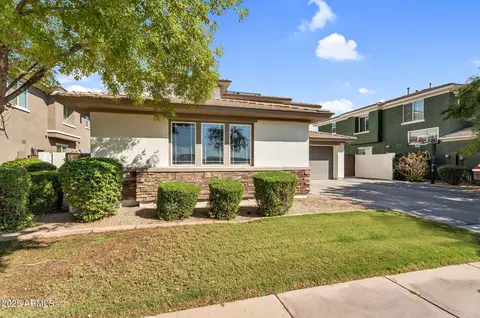 Exterior - 3752 E Robin Ln, Gilbert, AZ 85296 photo 3 of 13