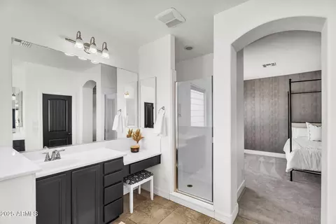 Bath - 3752 E Robin Ln, Gilbert, AZ 85296 photo 3 of 5
