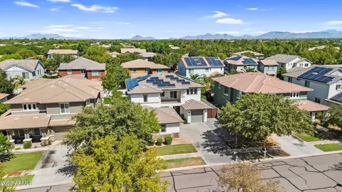 View/Area - 3752 E Robin Ln, Gilbert, AZ 85296 photo 2 of 10