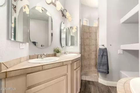Bath - 5370 S Desert Dawn Dr #16, Gold Canyon, AZ 85118 photo 2 of 4