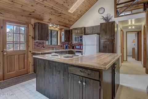 3477 N Foothill Rd, Pine, AZ 85544 photo 7
