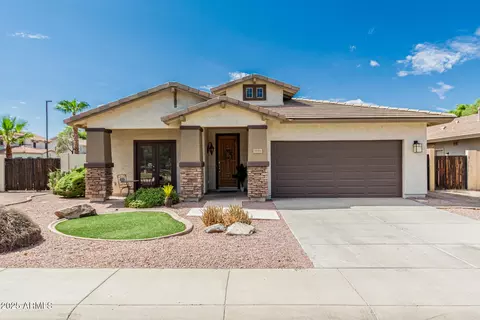 Exterior - 7048 S View Ln, Gilbert, AZ 85298 photo 8 of 10