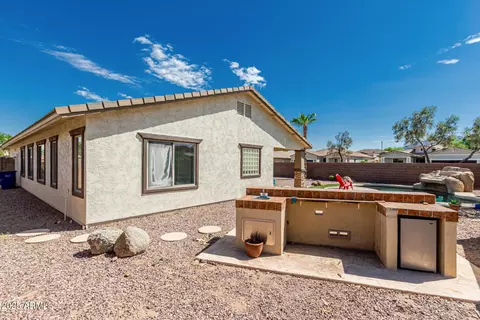 Exterior - 7048 S View Ln, Gilbert, AZ 85298 photo 5 of 10