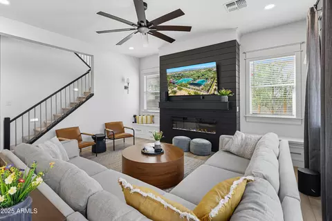 Living - 10028 E Thunderbolt Ave, Mesa, AZ 85212 photo 3 of 5