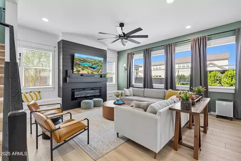Living - 10028 E Thunderbolt Ave, Mesa, AZ 85212 photo 1 of 5