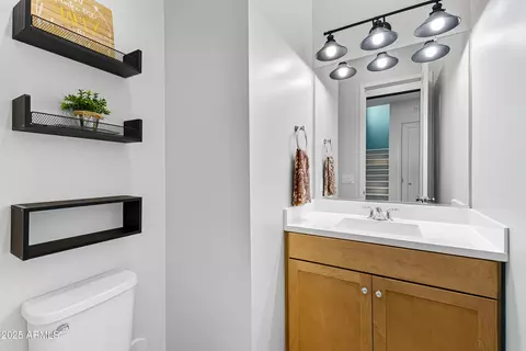Bath - 10028 E Thunderbolt Ave, Mesa, AZ 85212 photo 2 of 7