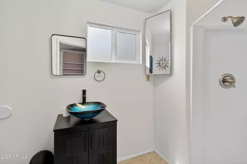 Bath - 4846 E Paiute St, Phoenix, AZ 85044 photo 3 of 4