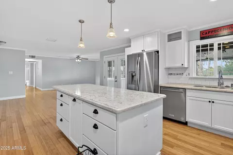 Kitchen - 4846 E Paiute St, Phoenix, AZ 85044 photo 6 of 6