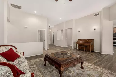 3306 E Clark Dr, Gilbert, AZ 85297 photo 9