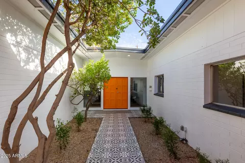 Exterior - 2632 E Mountain View Rd, Phoenix, AZ 85028 photo 2 of 9