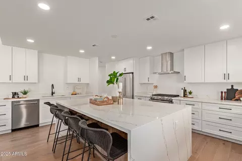 Kitchen - 2632 E Mountain View Rd, Phoenix, AZ 85028 photo 2 of 3
