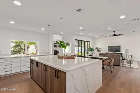 Kitchen - 2632 E Mountain View Rd, Phoenix, AZ 85028 photo 1 of 3