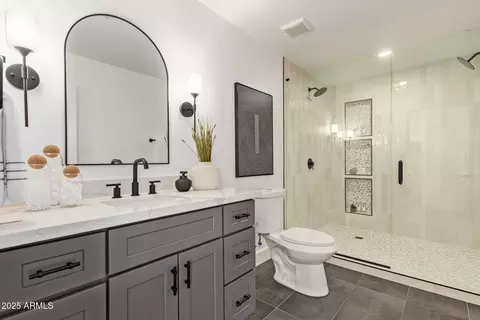Bath - 2632 E Mountain View Rd, Phoenix, AZ 85028 photo 4 of 4