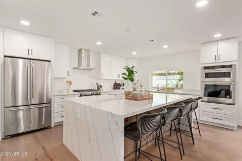Kitchen - 2632 E Mountain View Rd, Phoenix, AZ 85028 photo 3 of 3