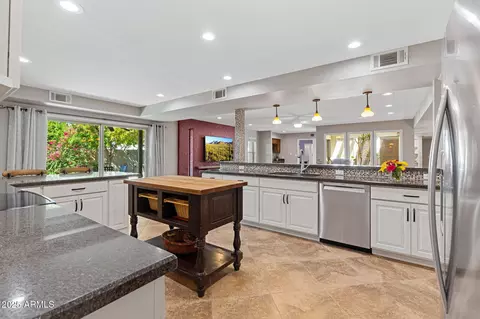 Kitchen - 3302 E Malapai Dr, Phoenix, AZ 85028 photo 3 of 3