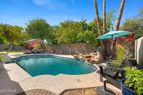 3302 E Malapai Dr, Phoenix, AZ 85028