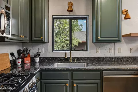 Kitchen - 2688 Deer Path, Happy Jack, AZ 86024 photo 3 of 3