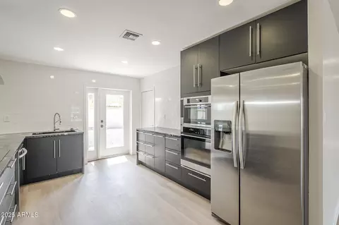 Kitchen - 1713 E Wesleyan Dr, Tempe, AZ 85282 photo 3 of 6