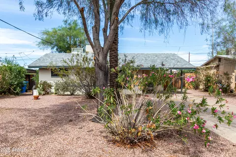 1340 E Orangewood Ave E, Phoenix, AZ 85020