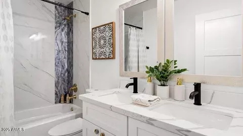 Bath - 4233 E Cholla St, Phoenix, AZ 85028 photo 6 of 7
