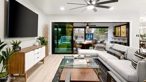 4233 E Cholla St, Phoenix, AZ 85028