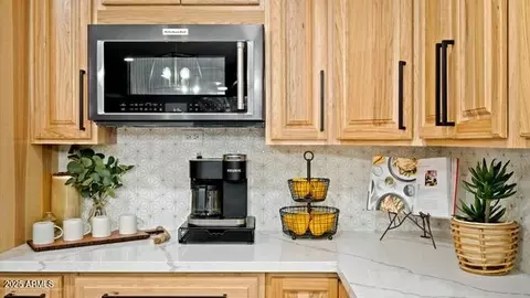 Kitchen - 4233 E Cholla St, Phoenix, AZ 85028 photo 4 of 4