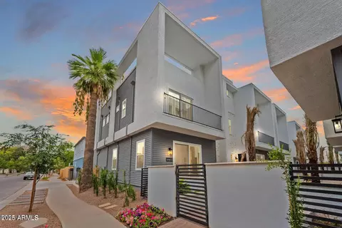 128 W Willo Ct, Phoenix, AZ 85003