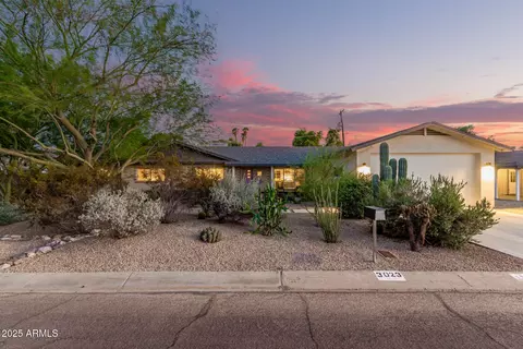 3023 E Sells Dr, Phoenix, AZ 85016 photo 2