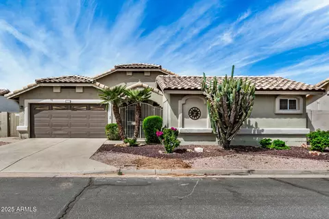 17718 N Desert Flower Trl, Surprise, AZ 85374
