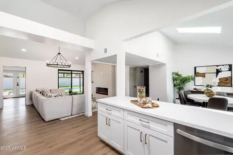 Entry Way - 3417 E Montecito Ave, Phoenix, AZ 85018 photo 2 of 2