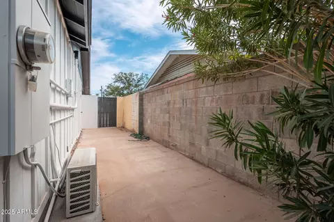 Exterior - 3417 E Montecito Ave, Phoenix, AZ 85018 photo 3 of 11