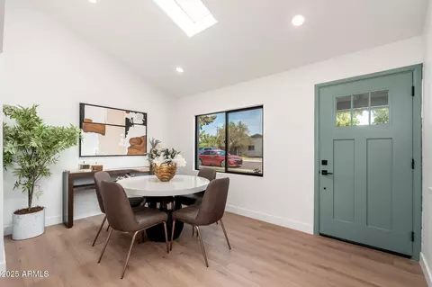 Dining - 3417 E Montecito Ave, Phoenix, AZ 85018 photo 1 of 2