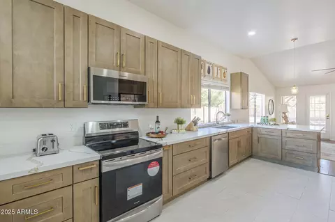 14447 S 40th Pl, Phoenix, AZ 85044 photo 7