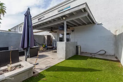 Exterior - 385 W Pierson St #D4, Phoenix, AZ 85013 photo 4 of 6