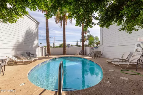 Exterior - 385 W Pierson St #D4, Phoenix, AZ 85013 photo 5 of 6