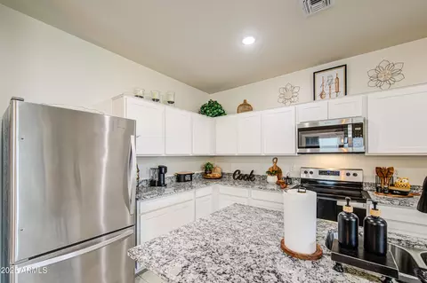 Kitchen - 5869 E Demeter Dr, Florence, AZ 85132 photo 4 of 7