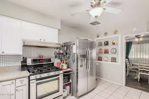 Kitchen - 6601 E Des Moines St, Mesa, AZ 85205 photo 4 of 5