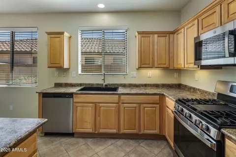 Kitchen - 39809 N Messner Way, Anthem, AZ 85086 photo 2 of 4