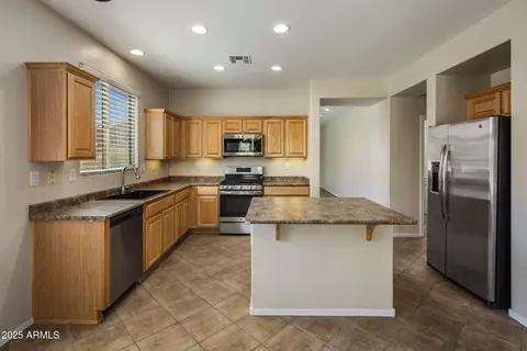 Kitchen - 39809 N Messner Way, Anthem, AZ 85086 photo 3 of 4