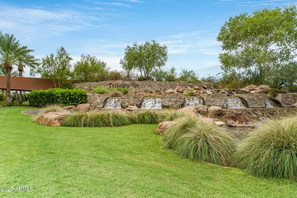 View/Area - 12964 W Fossil Dr, Peoria, AZ 85383 photo 1 of 4