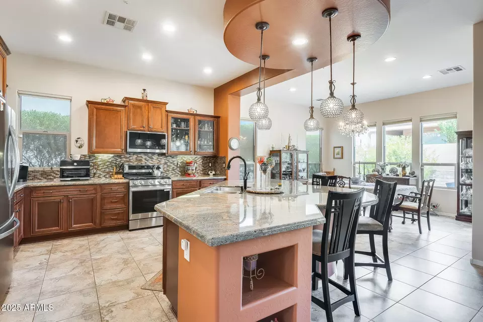 Kitchen - 12964 W Fossil Dr, Peoria, AZ 85383 photo 2 of 4