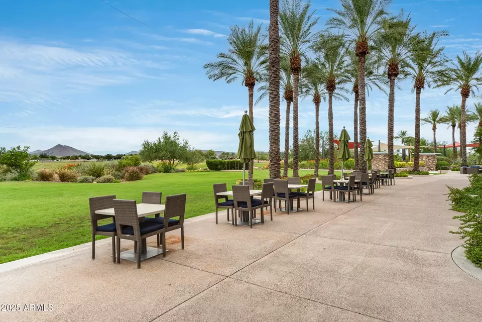 View/Area - 12964 W Fossil Dr, Peoria, AZ 85383 photo 2 of 4